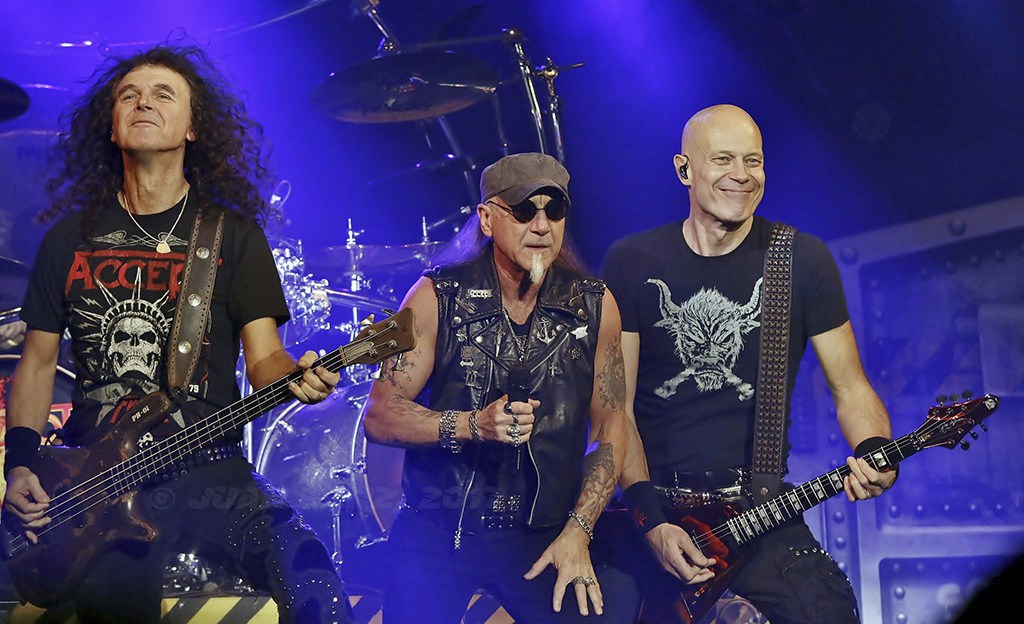 accept con sabaton en la sala santana 27 de bilbao